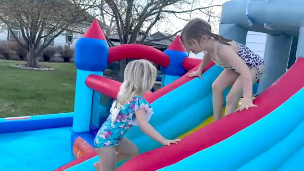 Inflatable Water Slides for Kids 8-in-1 Bounce House Water Park with 450W Blower Climbing Wall, Splash Pool, 2 Water Cannons, Basketball Hoop, Water Slide, Crocodile Sprinkler for Gift Backyard Party - Image 8